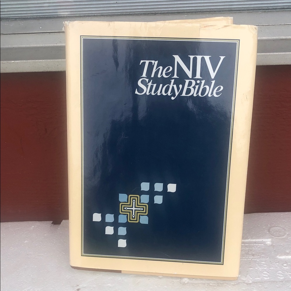 NIV Study Bible with Cream Cover 1985